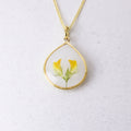 Resin necklace with preserved South African clover flower, Cape Town jewellery — RHYN