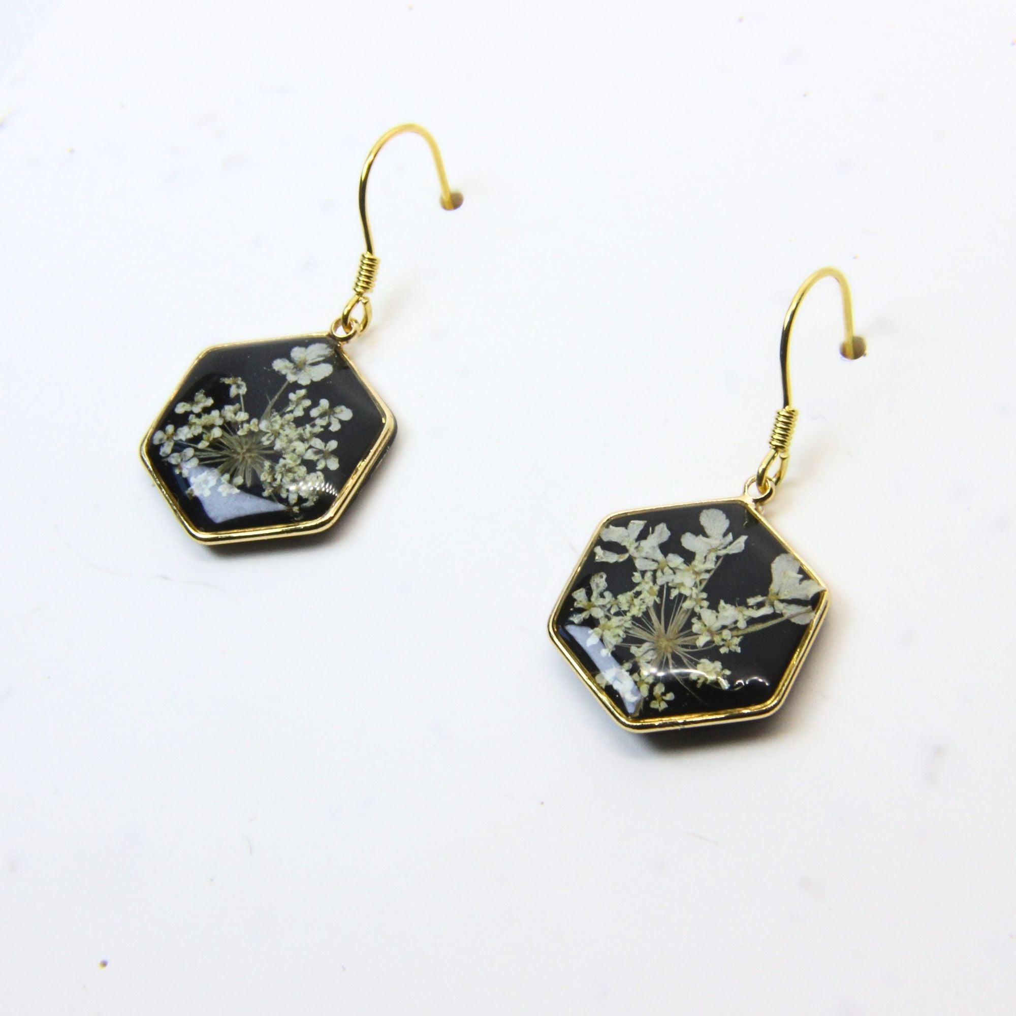 Resin earrings with preserved South African lace flowers, Cape Town jewellery — RHYN