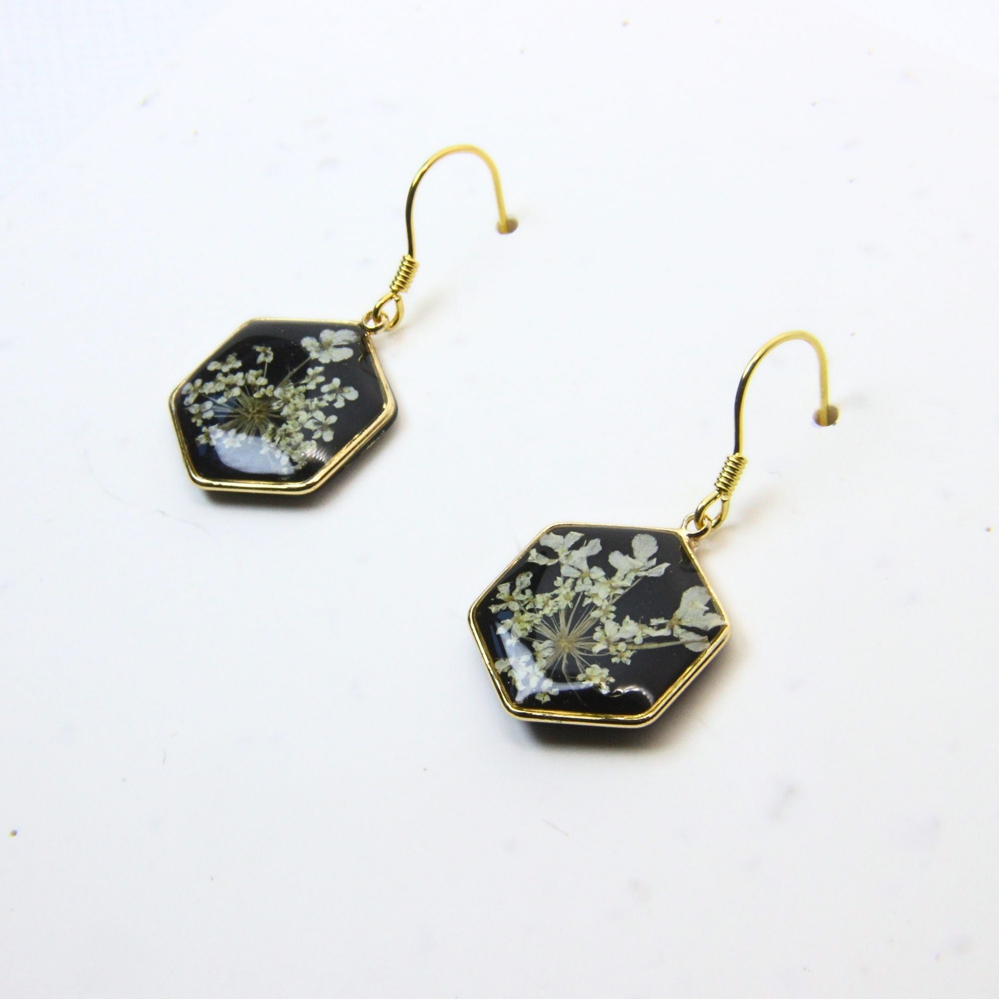 Resin earrings with preserved South African lace flowers, Cape Town jewellery — RHYN