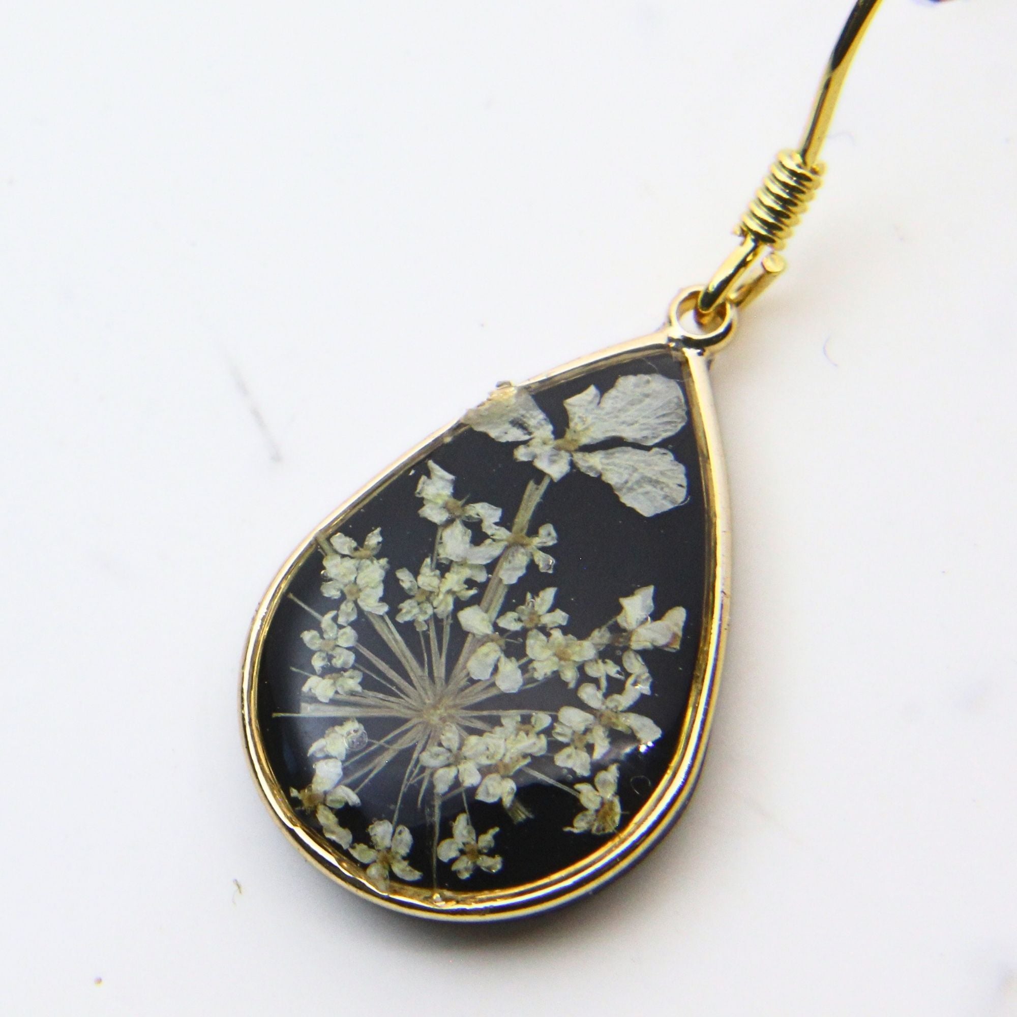 Resin earrings with preserved South African lace flowers, Cape Town jewellery — RHYN